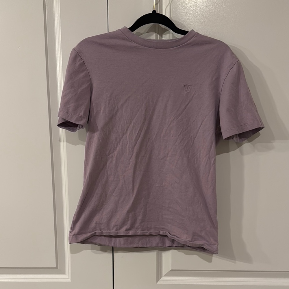Lightly worn light pink American Eagle Super Soft Standard Fit tee size XS